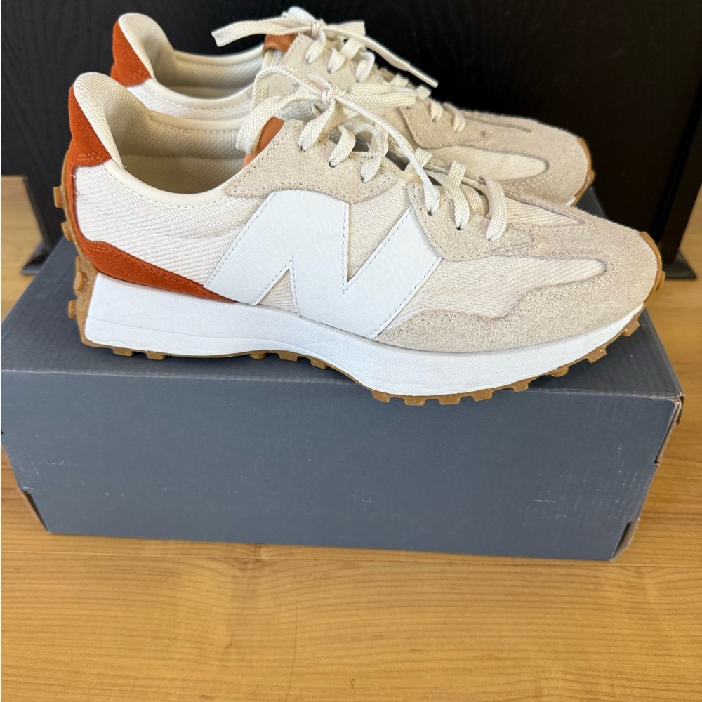 New Balance Women's 327 Shoes SZ-10 - Picture 3 of 6